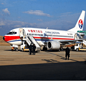 白山空运公司航空快运业稳步发展的原因是什么？